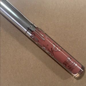 Kylie- Matte Liquid Lipstick (Angel)